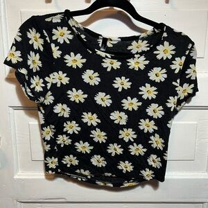 Full Tilt Daisy Fitted Crop T-Shirt